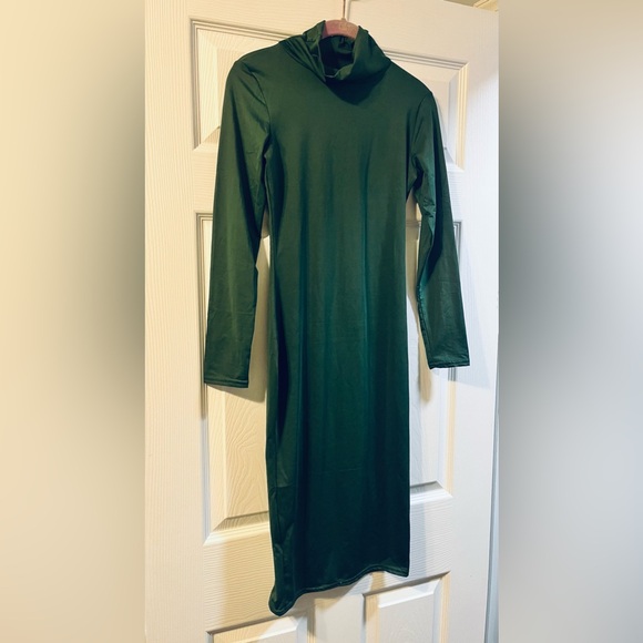 New! Bodycon Dress - Picture 2 of 4